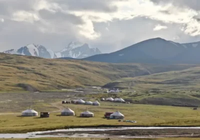 Nomadic Life on Horseback: Staying with Local Families in the Altai Mountains