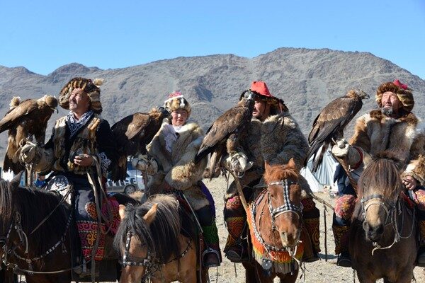 VISIT MONGOLIAN EAGLE HUNTER’S FAMILY IN THE REMOTE ALTAI MOUNTAINS